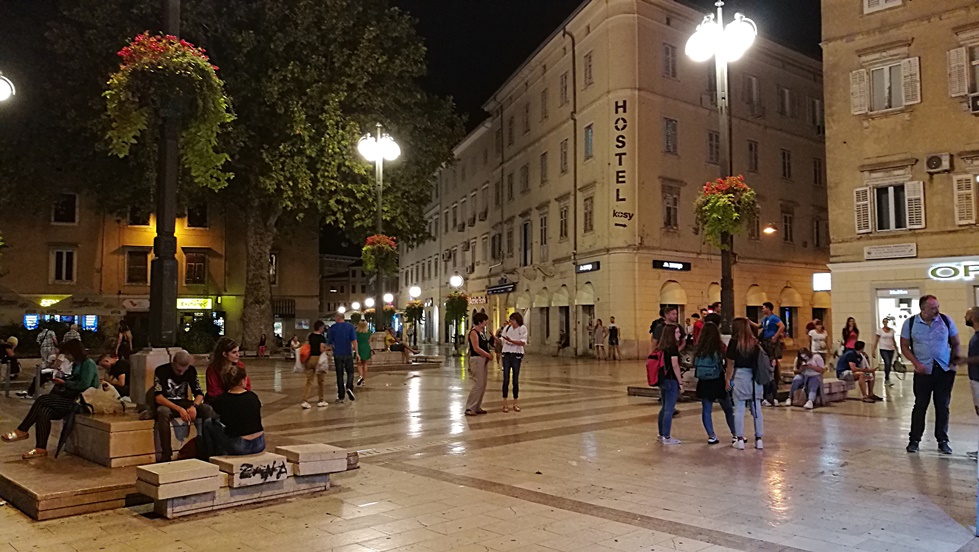 Helikopter nélkül Fiumében - Rijeka - Kocsmaturista - éjszakai utcai élet