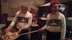 A digo és a pizza manufaktura az Impostorban, Budapest - Kocsmaturista