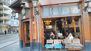 A Café Berkhout kívülről - Kocsmaturista