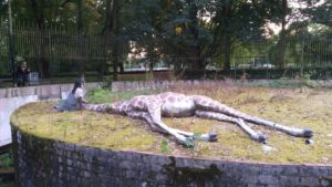 Maastrichtban a vigyasztalógép nevű alkotás - Kocsmaturista