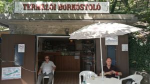 Katona Csaba Pista bacsi borozojaban - Kocsmaturista