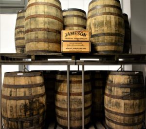 Zip's Brewhouse Restraurant, Miskolc - Érnek a sörök a whiskeys hordóban - Kocsmaturista
