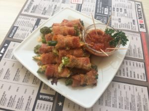 Pizza Monkey Juhtúrós-sajtkrémes padron paprika - baconbe göngyölve - Sörkorcsolya verseny - Sör mi több - Kocsmaturista