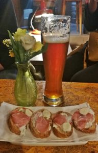 Kocsmatúra a sörcikkgyűjtőkkel - Guri Serház aperitivo - Kocsmaturista