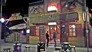 Siófok Tavasszal - Ben Joe Country Club bejárat - Kocsmaturista