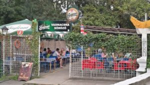 Van nálatok terasz - Népsziget kocsmái - Vasmacska Söröző kívülről - Kocsmaturista