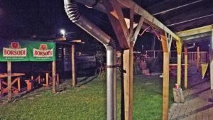 Piros-Fehér Söröző kert, Miskolc - a kert - Kocsmarturista