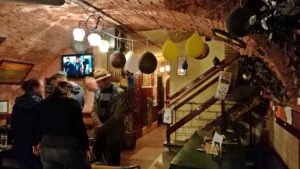 Óbester Borozó Budapest, a feljárat - Kocsmaturista
