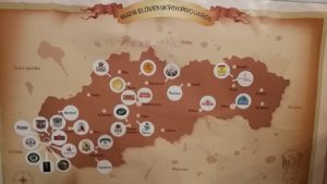 Kocsmaturista - Pivovar Golem, Kassa - A szlovákai sörfőzdék térképe a falon